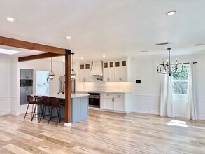 5542 Radford Ave in Los Angeles, CA - Building Photo - Building Photo