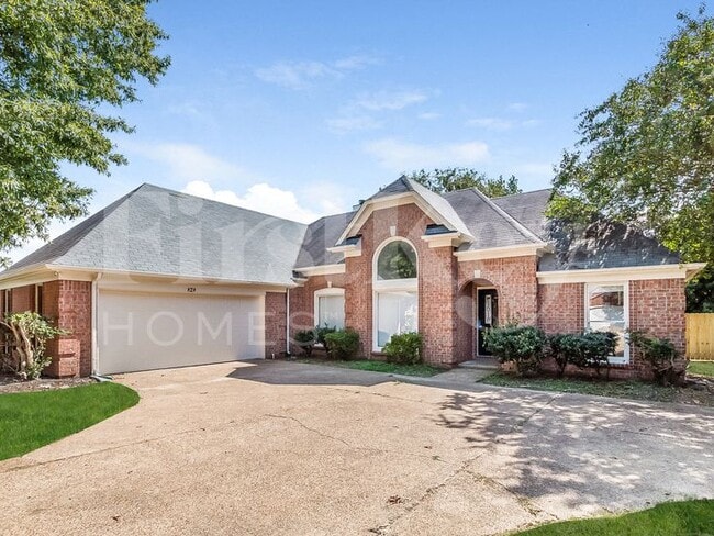 property at 828 Tropicana Dr E