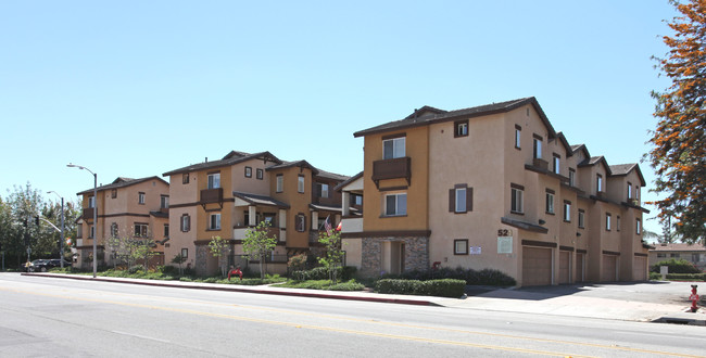 Lark Ellen Villas in Covina, CA - Foto de edificio - Building Photo