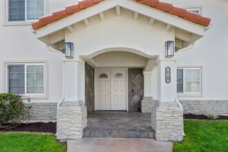 1749 Dahlia Ave in San Diego, CA - Building Photo - Building Photo