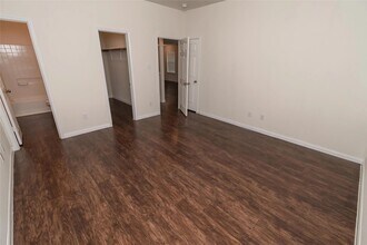 14470 Platzer Dr in Houston, TX - Building Photo - Building Photo