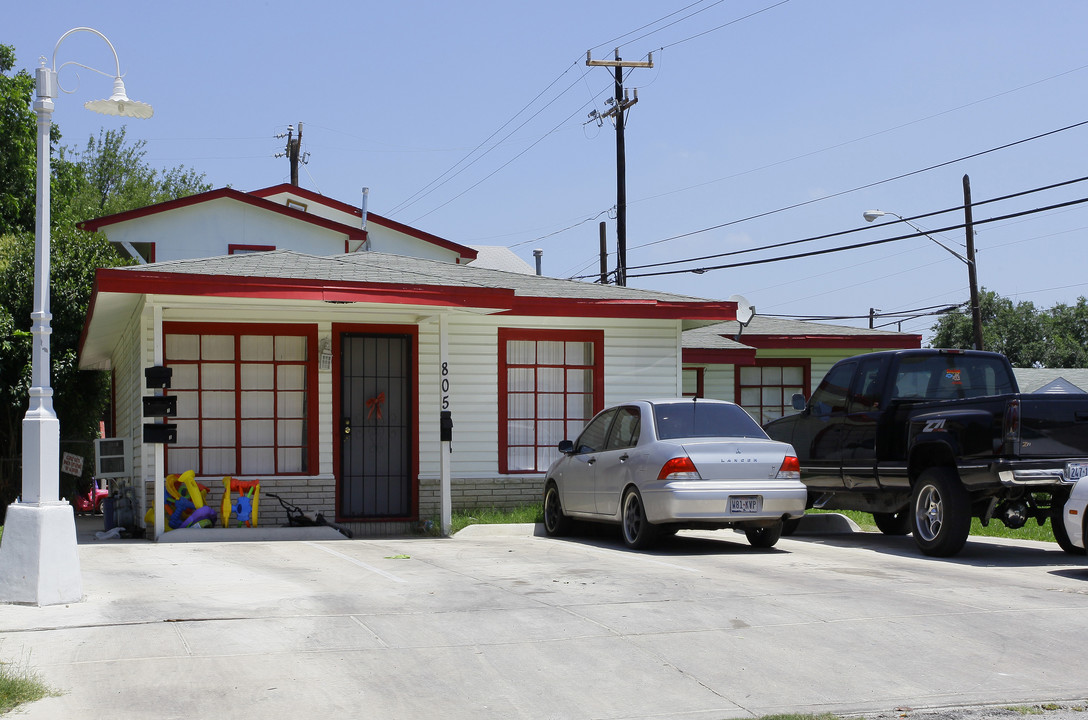 803-805 Hermine in San Antonio, TX - Building Photo