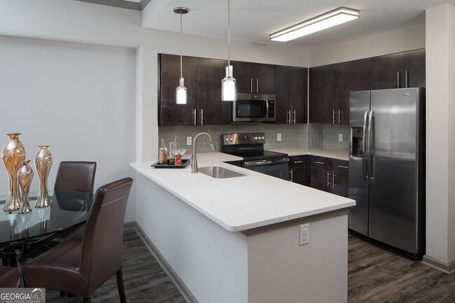 960 East Paces Ferry Rd NE in Atlanta, GA - Foto de edificio - Building Photo