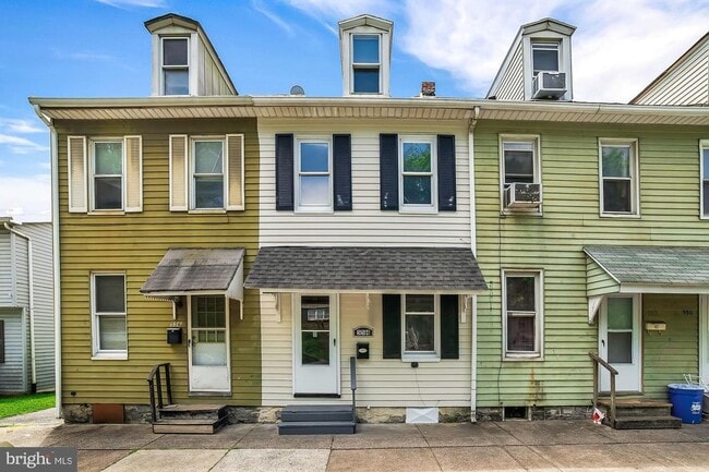 property at 554 S 2nd St