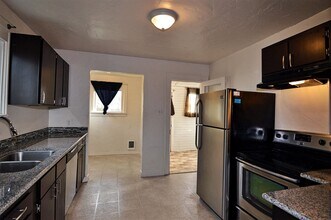 7025 S Puget Sound Ave in Tacoma, WA - Building Photo - Building Photo