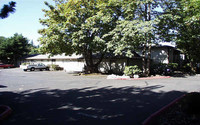 Glenview Woods Apartments in Portland, OR - Foto de edificio - Building Photo