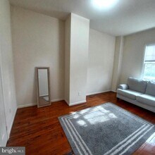 301 West St in Alexandria, VA - Foto de edificio - Building Photo