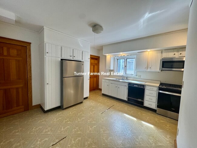 80 Curtis St, Unit 1 in Somerville, MA - Foto de edificio - Building Photo