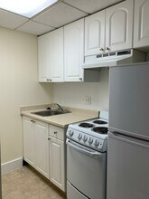 62 Boylston St, Unit 502 in Boston, MA - Foto de edificio - Building Photo