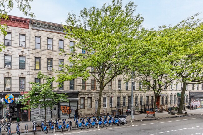134 Irving Ave in Brooklyn, NY - Building Photo - Building Photo
