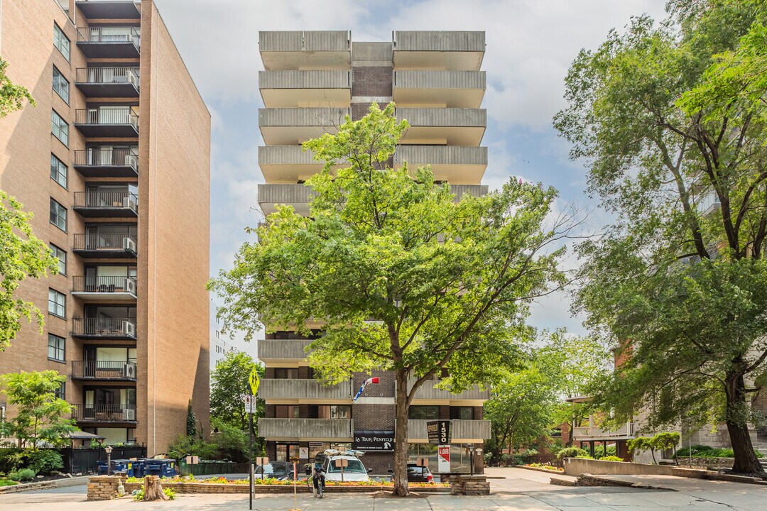 La Tour Penfield in Montréal, QC - Foto de edificio