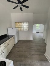 126 Norwood St, Unit 3 in Mont Clare, PA - Foto de edificio - Building Photo