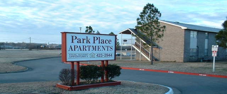 Park Place in Mcalester, OK - Building Photo