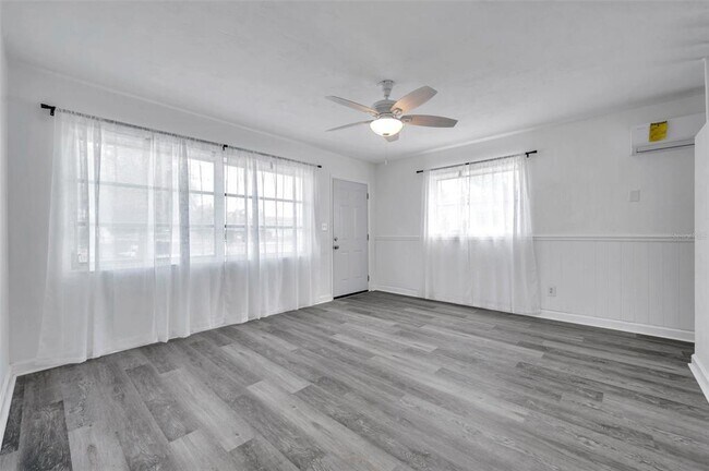 5214 11th Ave S in Gulfport, FL - Building Photo - Building Photo