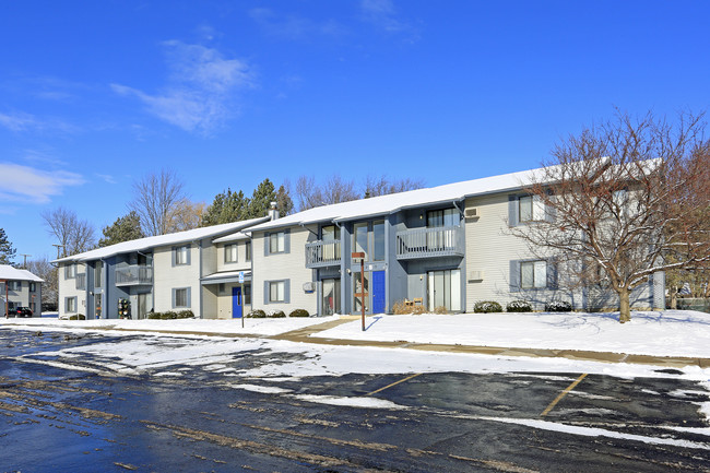 Clairewood Apartments in St Clair, MI - Building Photo - Building Photo