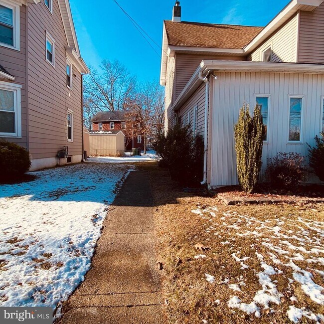 328 S Broadway in Pitman, NJ - Building Photo - Building Photo