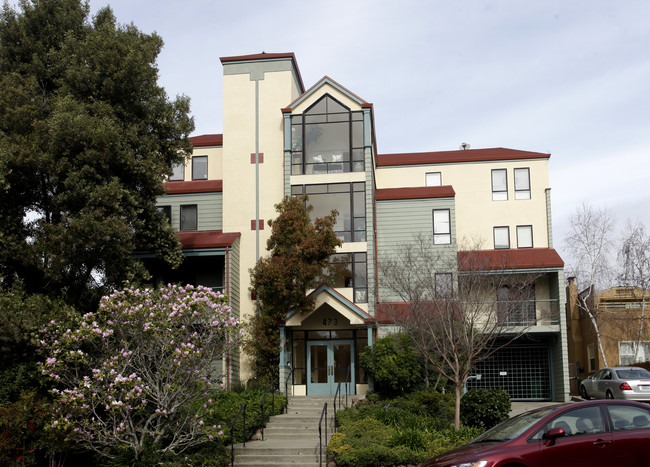 Jean Heights in Oakland, CA - Building Photo - Building Photo