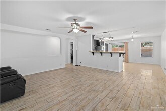 23 Violet Ave in McAllen, TX - Building Photo - Building Photo