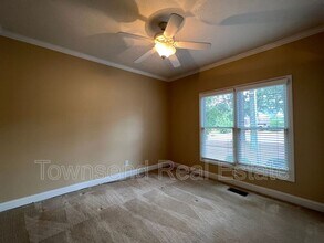 7049 Pitcairn Dr in Fayetteville, NC - Building Photo - Building Photo