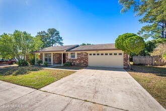 2726 Winrock Dr W, Unit 0601-103 in Jacksonville, FL - Foto de edificio - Building Photo