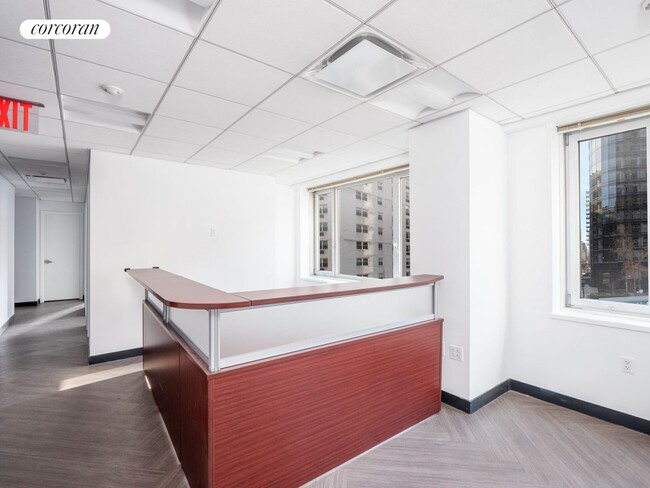 235 E 67th St in New York, NY - Building Photo - Building Photo