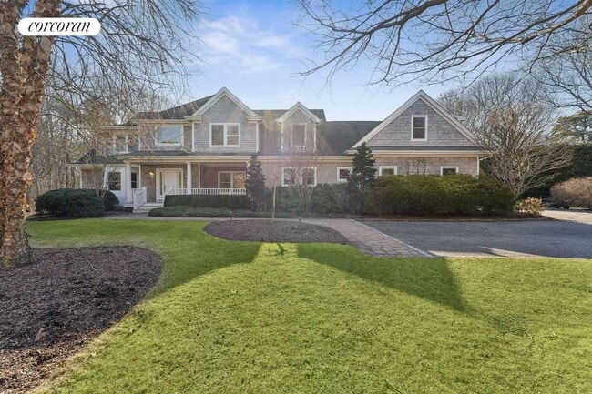 11 Arbutus Rd in Quogue, NY - Building Photo - Building Photo