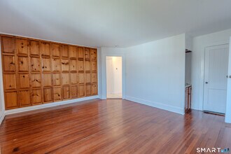 2 Maplewood Terrace in Norwalk, CT - Building Photo - Building Photo