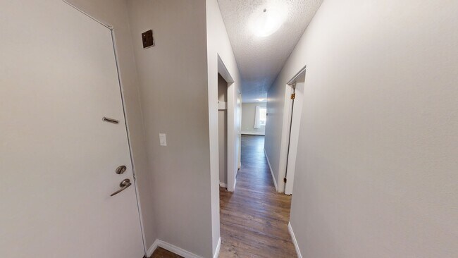 9932-9105 105 Ave in Grande Prairie, AB - Building Photo - Building Photo