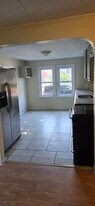 51 Bowdoin St, Unit B in Winthrop, ME - Building Photo