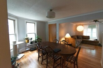 1327 6th St NE in Minneapolis, MN - Building Photo - Building Photo