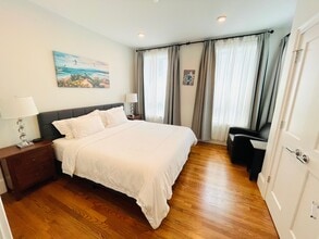 1249 Beacon St, Unit 2 in Brookline, MA - Building Photo - Building Photo