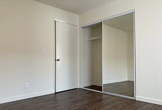 1012 E Acacia Ave in Glendale, CA - Building Photo - Building Photo