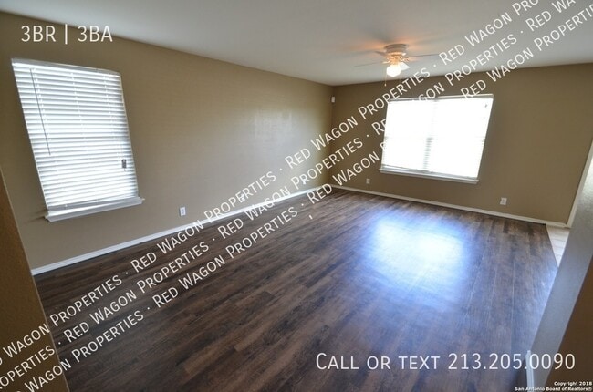 9139 Laguna Hills in Selma, TX - Building Photo - Building Photo