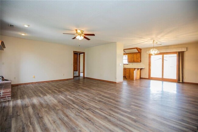 1813 Crouch St in Bentonville, AR - Building Photo - Building Photo
