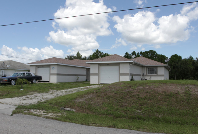 4508 Douglas Ln in Lehigh Acres, FL - Building Photo - Building Photo