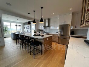 2507 Pinnacle Rdg Dr in West Kelowna, BC - Building Photo - Building Photo
