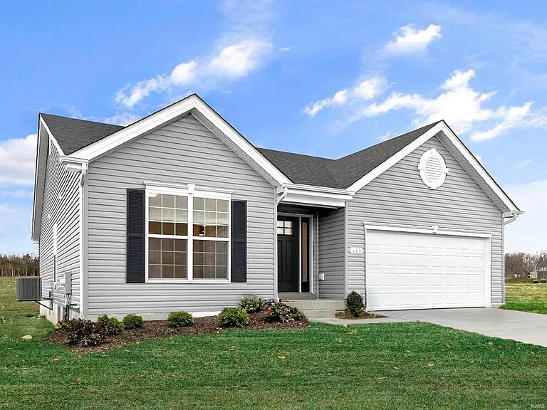106 Harrow Drive in Wentzville, MO - Building Photo