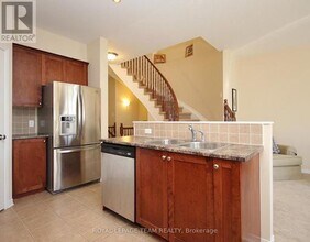 167 Hornchurch Ln in Ottawa, ON - Building Photo - Building Photo