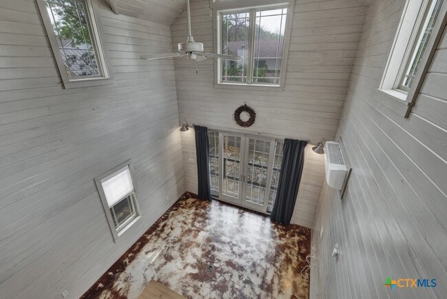 1091 Mulberry Ave in New Braunfels, TX - Building Photo - Building Photo