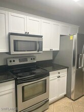 1220 Commonwealth Cir in Naples, FL - Building Photo - Building Photo