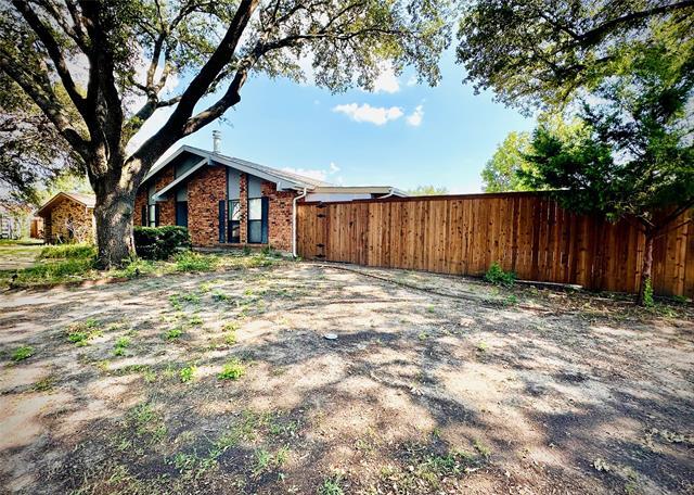 property at 2545 Norway Dr