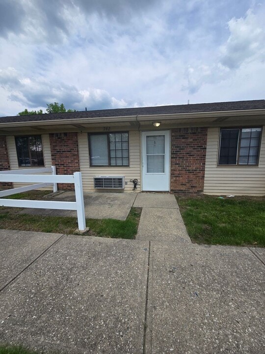 742 Loews Blvd in Greenwood, IN - Building Photo