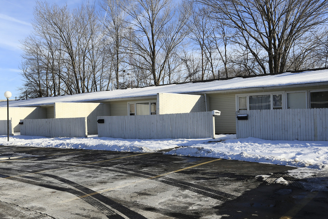 Rae Apartments in North Ridgeville, OH - Building Photo