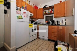 867 Beacon St, Unit 5B in Boston, MA - Building Photo