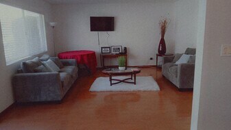 25925 Narbonne Ave in Lomita, CA - Building Photo