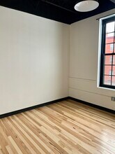 181 Elm St, Unit 103 in Biddeford, ME - Building Photo - Building Photo