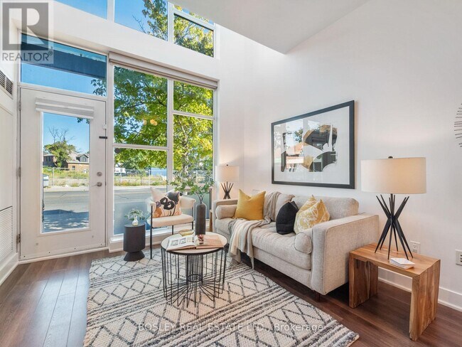 1048 Broadview Ave in Toronto, ON - Building Photo - Building Photo