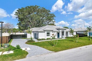 27232 SW 159th Path in Miami, FL - Building Photo
