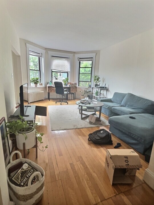 387 Harvard St, Unit 4 in Brookline, MA - Foto de edificio