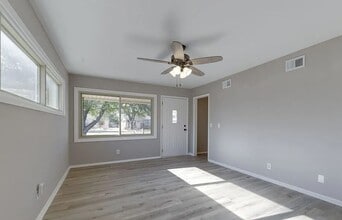 236 N Sunnyside Rd in Haysville, KS - Building Photo - Building Photo